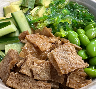 Bowl mit Inari (vegan/vegetarisch)